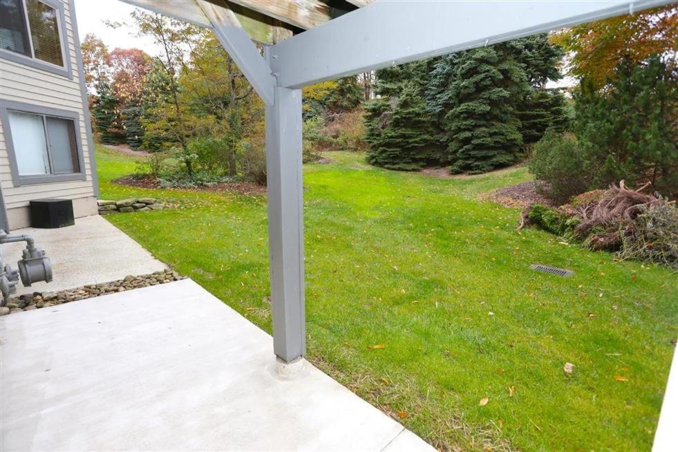 Apartment Seven Springs Stoneridge 3 Bedroom Standard Condo, Ski-in Out, Single Level! *