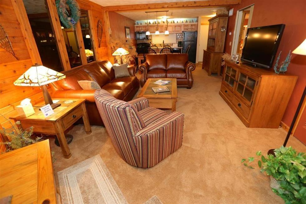Seven Springs Stoneridge 3 Bedroom Standard Condo, Ski-in Out, Single Level! Champion